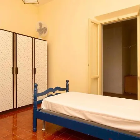 Con Portico A 100mt Dal Mare, - M220 *