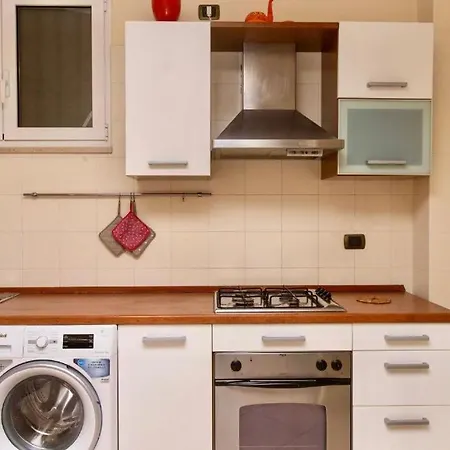 Con Portico A 100mt Dal Mare, - M220 Marcelli