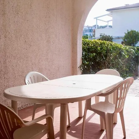 Con Portico A 100mt Dal Mare, - M220